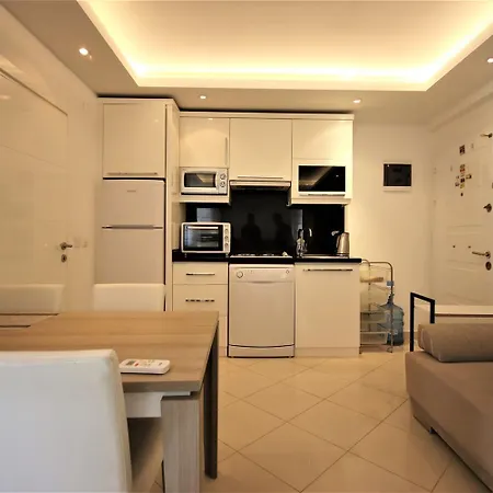 Апартаменты 11 Beachside In Oba, 2 Min Walk To The Sea